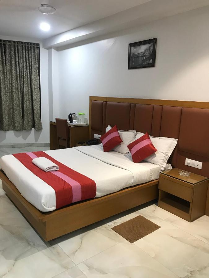 Golden Apple Hotel